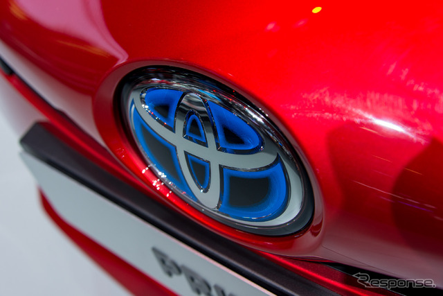 トヨタ プリウス 新型(フランクフルトモーターショー15)