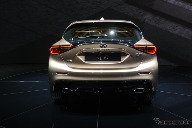 インフィニティ Q30（フランクフルトモーターショー15）