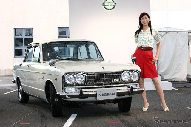 【日産1億台写真蔵】コンパニオン