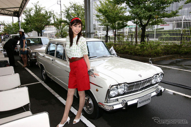 【日産1億台写真蔵】コンパニオン