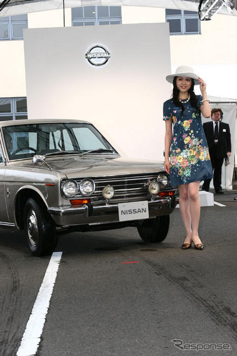 【日産1億台写真蔵】コンパニオン