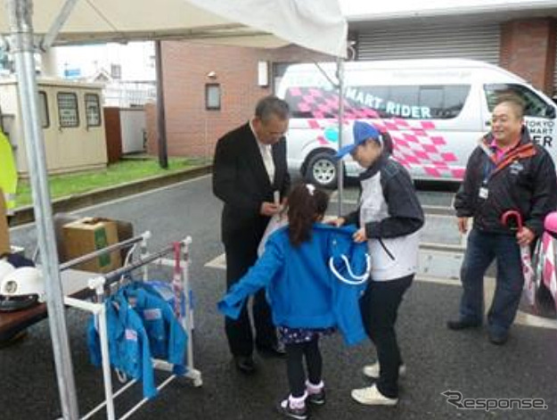 首都高 働く車 IN 大黒PA