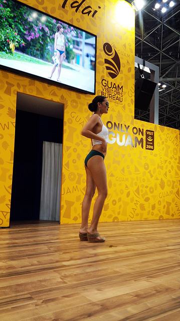 ツーリズムEXPOジャパン(東京・有明、9月26・27日)のグアム政府観光局ブースで実施された三愛水着楽園ファッションショー(27日)