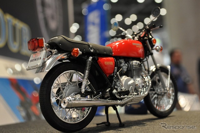 アオシマ『Honda CB400FOUR』