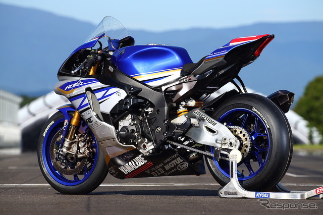 スポーツランドSUGOで公開された「team R1 & YAMALUBE」YZF-R1M