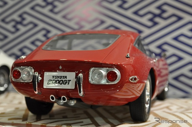 京商“samurai”シリーズの1/12スケール「トヨタ 2000GT」