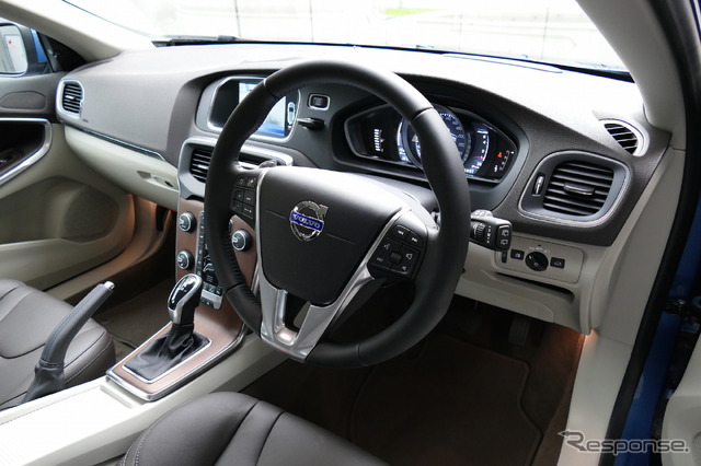 ボルボ V40 T3 SE