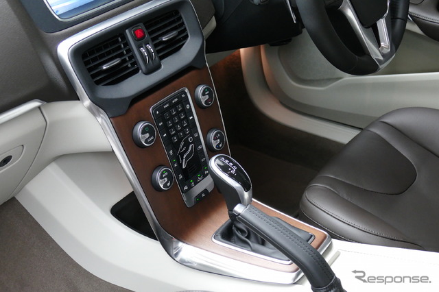 ボルボ V40 T3 SE