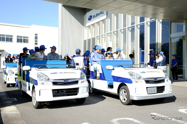 VIP専用の電動カートで移動