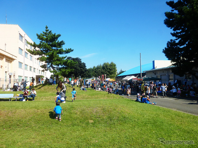 航空ファンや家族連れでにぎわう松戸駐屯地 一般公開イベント(10月3日)