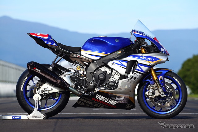 2015鈴鹿8時間耐久ロードレースSSTクラス優勝「team R1 & YAMALUBE」のYZF-R1。