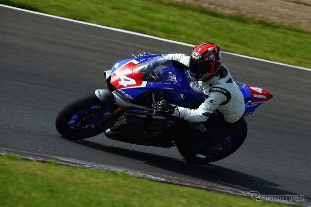 2015鈴鹿8時間耐久ロードレースSSTクラス優勝「team R1 & YAMALUBE」のYZF-R1。