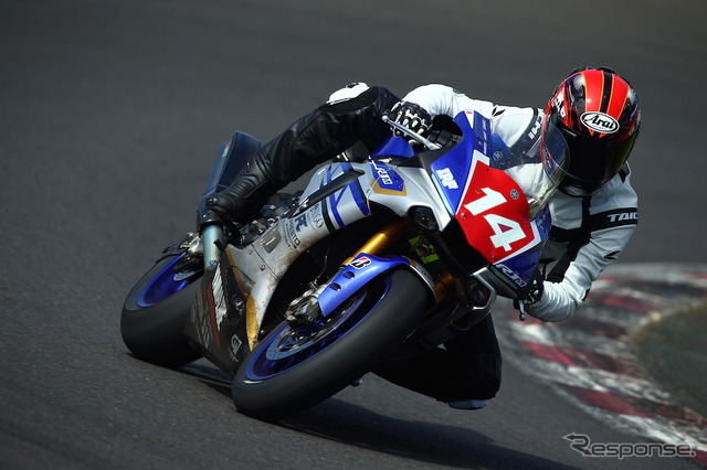 2015鈴鹿8時間耐久ロードレースSSTクラス優勝「team R1 & YAMALUBE」のYZF-R1。