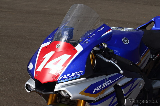 2015鈴鹿8時間耐久ロードレースSSTクラス優勝「team R1 & YAMALUBE」のYZF-R1。