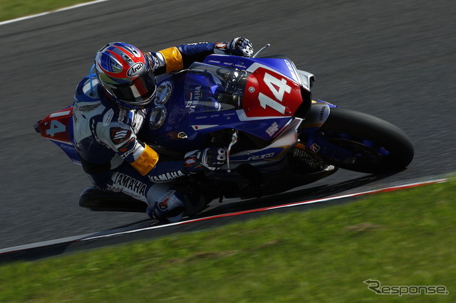 鈴鹿8耐SSTクラスで優勝したヤマハ社員チーム「team R1 & YAMALUBE」