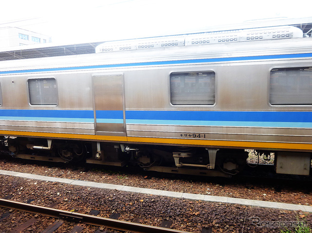 検測装置取替で機能向上が図られる「ドクター東海」(JR東海キヤ95系)。9月下旬、名古屋駅を着発していたDR1編成は、1996年に日本車輌製造で製造されたもの