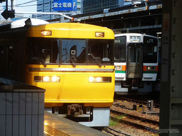 検測装置取替で機能向上が図られる「ドクター東海」（JR東海キヤ95系）。9月下旬、名古屋駅を着発していたDR1編成は、1996年に日本車輌製造で製造されたもの