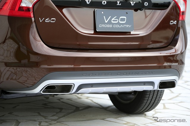 ボルボ V60クロスカントリー D4 SE