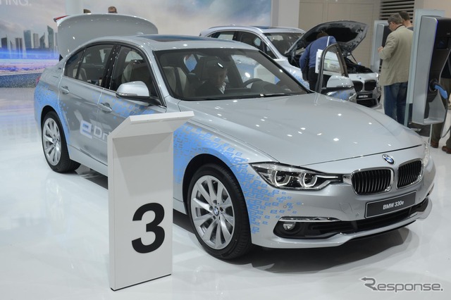 BMW 330e（フランクフルトモーターショー15）