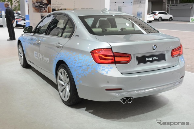 BMW 330e(フランクフルトモーターショー15)