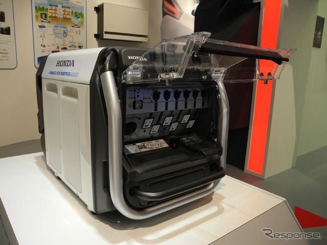 外部給電器「Power Exporter 9000」