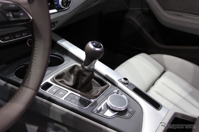 アウディ A4 新型(フランクフルトモーターショー15)