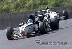 【Fニッポン第4戦 決勝】「本山と勝負をして勝ちたかった」服部尚貴が3勝目