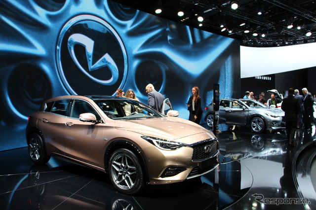 インフィニティ Q30
