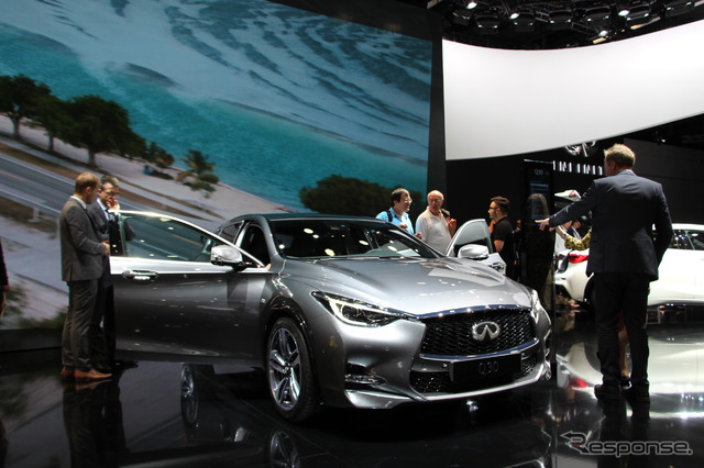 インフィニティ Q30
