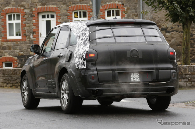 アルファロメオ初のSUV 開発車両スクープ写真