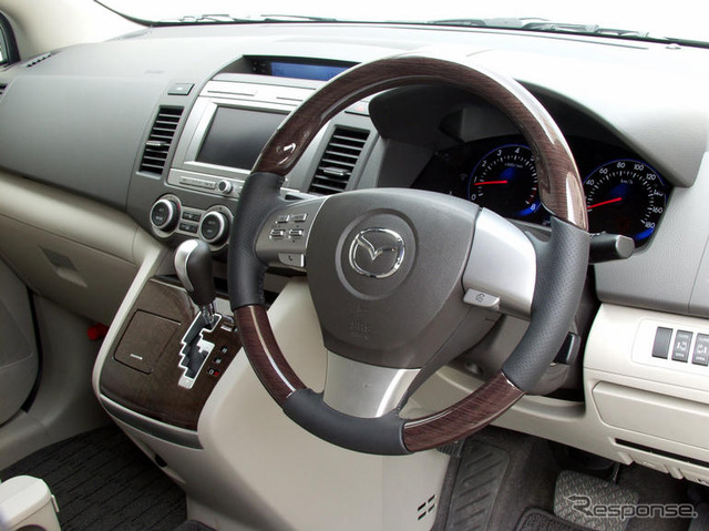 オートエクゼ、MPV 用レザーコンビステアリングを発売