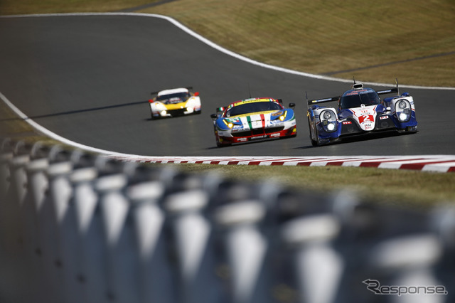 複数クラスの混走を基本として実施されるWEC(写真先頭は#2 トヨタ)。
