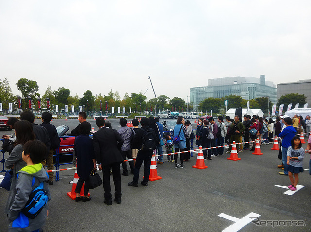 まるで遊園地のアトラクションのような盛り上がりをみせる、東京モーターフェス2015 with みんモー(10月10・11日、東京・青海)