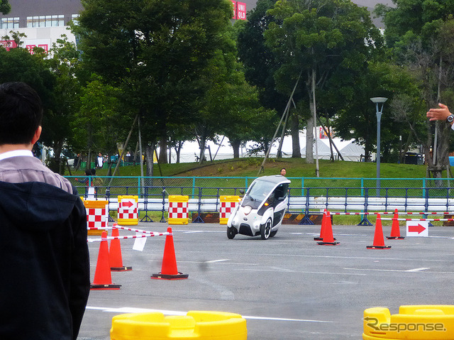 まるで遊園地のアトラクションのような盛り上がりをみせる、東京モーターフェス2015 with みんモー(10月10・11日、東京・青海)