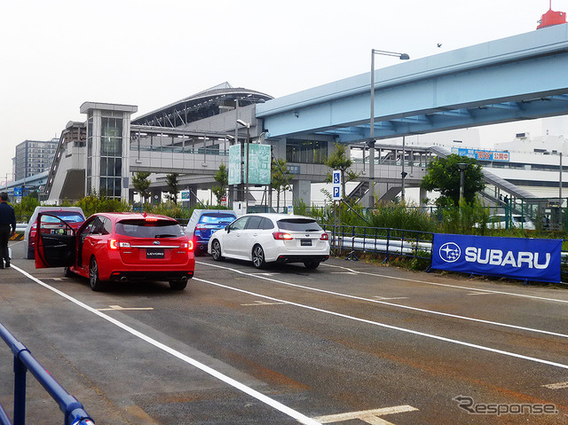 まるで遊園地のアトラクションのような盛り上がりをみせる、東京モーターフェス2015 with みんモー(10月10・11日、東京・青海)