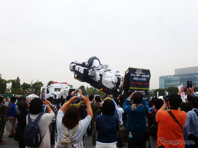 デッキアップする「98式AVイングラム」も東京モーターフェス2015 with みんモー(10月10・11日、東京・青海)に登場