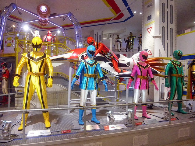 「仮面ライダーゴースト」(テレビ朝日系列)のオンエアにあわせ、「東映ヒーローワールド」(千葉県)は「オレ魂チキンライス」を10月10日から販売する