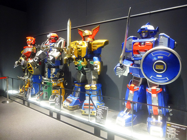 「仮面ライダーゴースト」(テレビ朝日系列)のオンエアにあわせ、「東映ヒーローワールド」(千葉県)は「オレ魂チキンライス」を10月10日から販売する