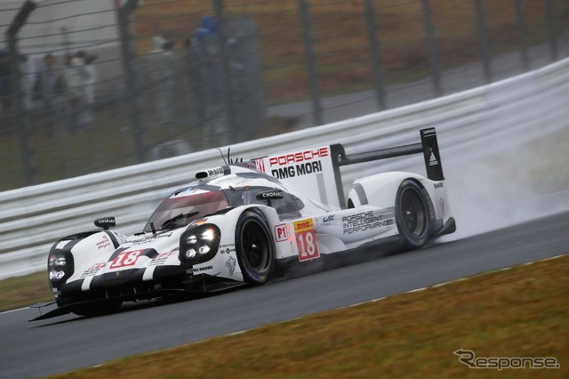 現在トップのポルシェ18号車。