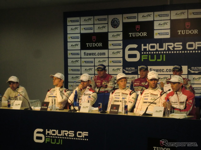 LMP1の決勝トップ3会見。前段の左3人が2位の#18 ポルシェ、右3人が優勝の#17 ポルシェの各ドライバーたち。