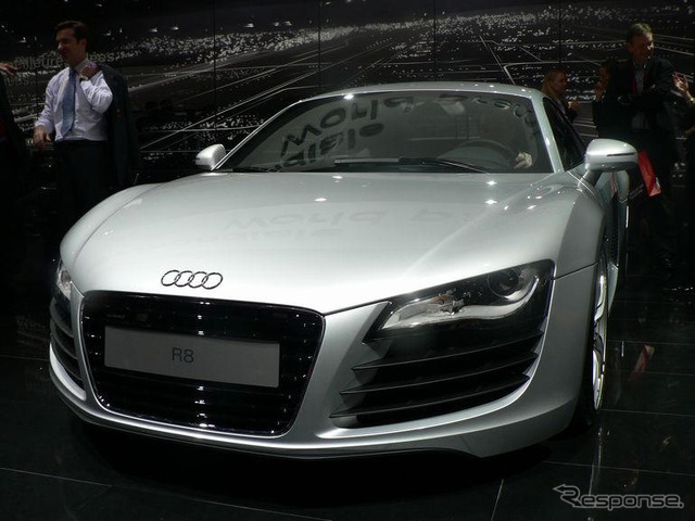 【パリモーターショー06】写真蔵…アウディ R8 一番人気