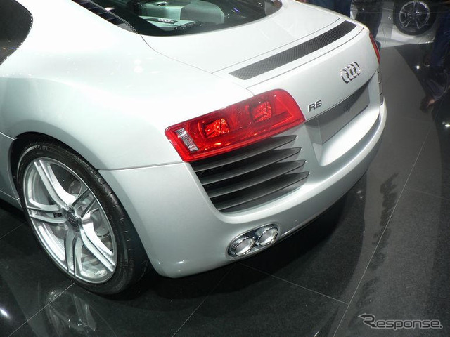 【パリモーターショー06】写真蔵…アウディ R8 一番人気