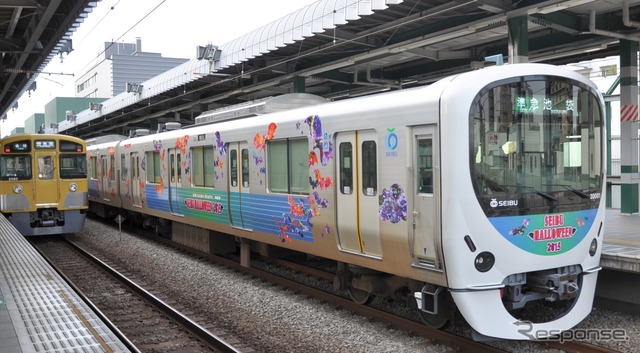 10月13日に運転を開始した、増田セバスチャンさんデザインの西武のラッピング電車「SEIBU HALLOWEEN KAWAII TRAIN」