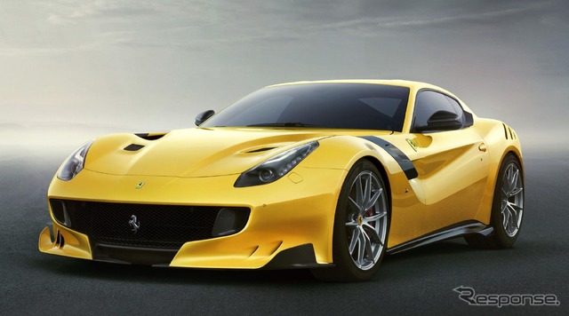 フェラーリ F12 tdf