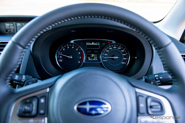 スバル フォレスター 2.0XT EyeSight