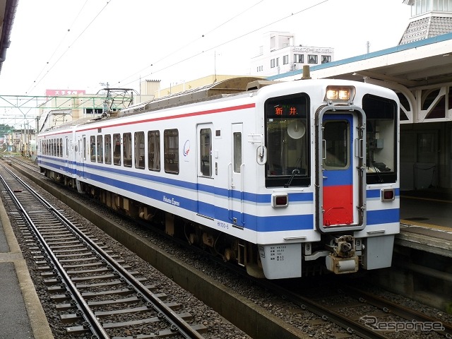 イベントではほくほく線で運用されているHK100形の体験運転も実施される。