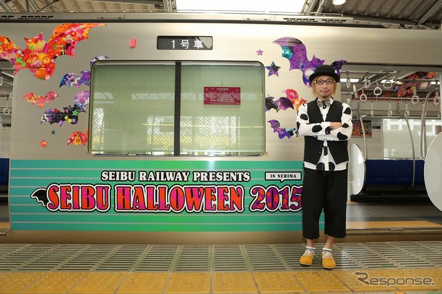 増田さんと「SEIBU HALLOWEEN KAWAII TRAIN」。