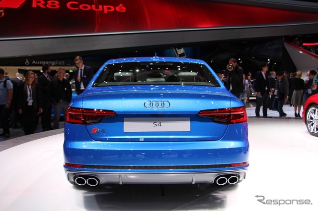 アウディ S4 新型(フランクフルトモーターショー15)