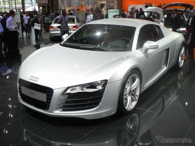 【パリモーターショー06】写真蔵…アウディ R8、ルマンV5マシンと同名