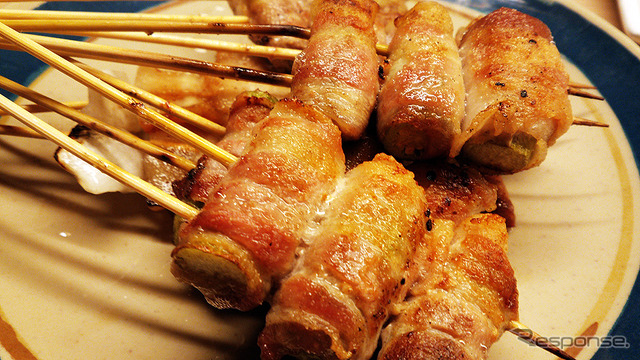 「ブランド鶏肉「長州黒かしわ」を楽しめる焼き鳥屋が点在している」という長門市
